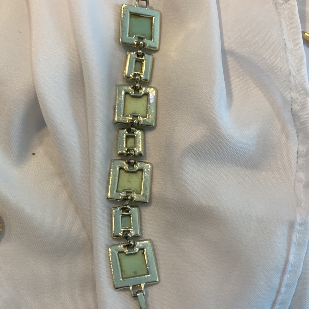 Retro Classic blue green 50s 60s style bracelet. This is a fun piece! - Picture 6 of 9